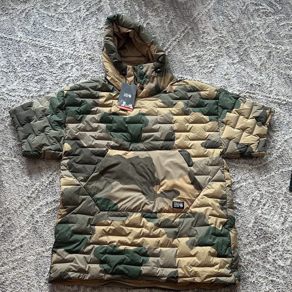 Mountain Hardwear Tan and Green Poncho UNISEX